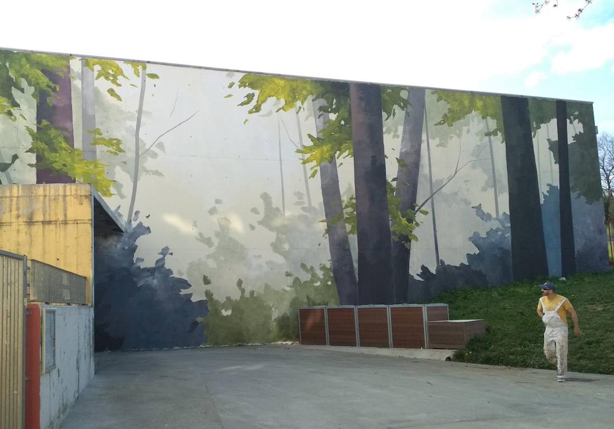 Amurrio ya ha pintado murales a través de otros proyEctos, como este del colegio Zabaleko.