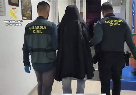 Detienen a una pareja en La Rioja por secuestrar a su hija en Basauri