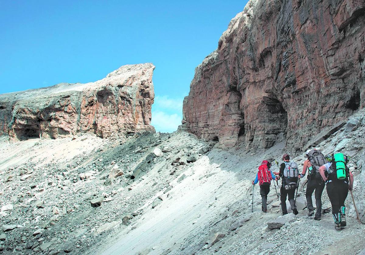 La Brecha de Rolando, en el macizo de Monte Perdido.