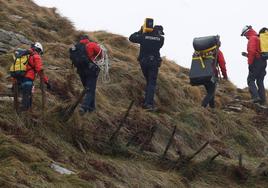 Un equipo de rescate en montaña.