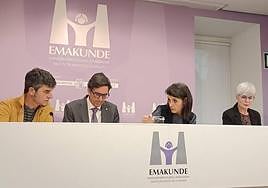Iñigo Esnaola, Iñaki Elexalde, Nerea Melgosa y Miren Elgarresta, en la presentación del nuevo servicio.