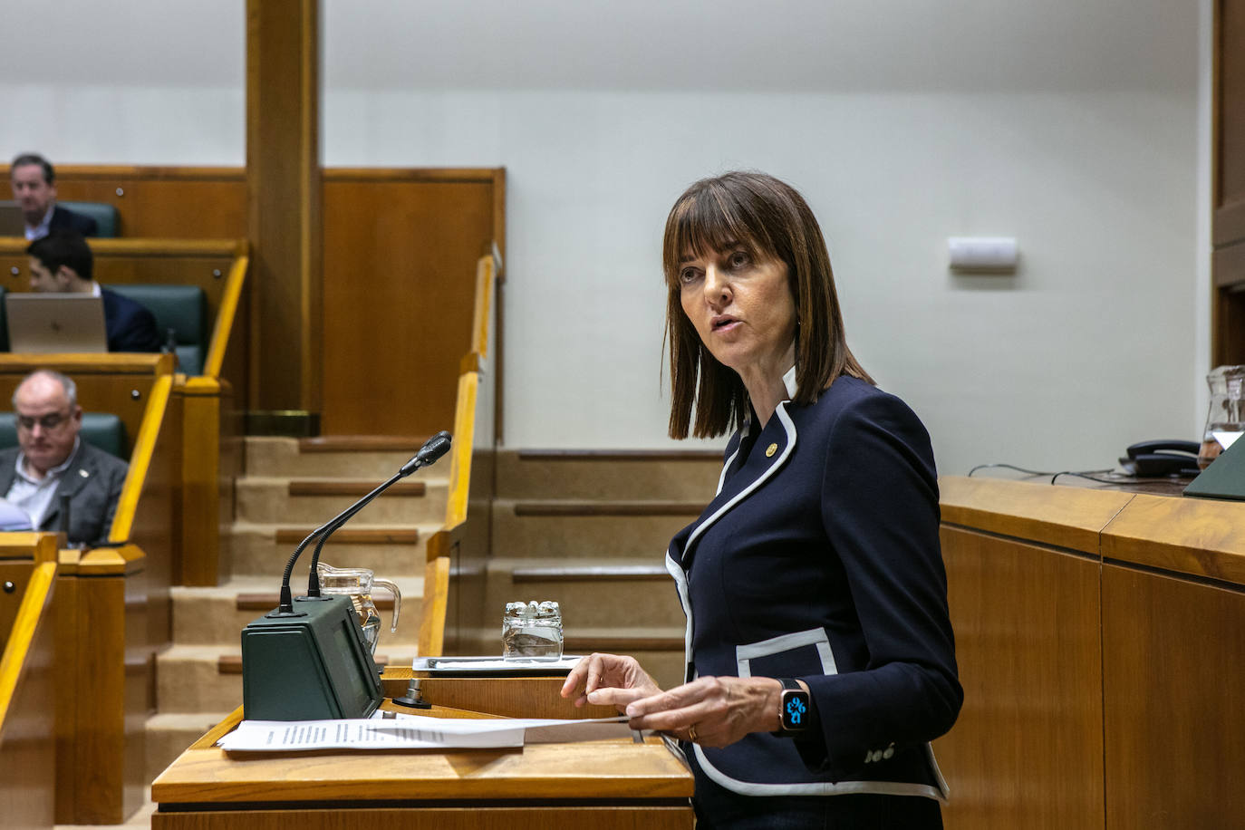 Mendia sobre el absentismo: «En Euskadi se enferma más que en el resto de España»