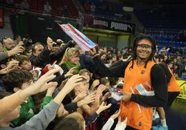 Fervor baskonista en el Buesa Arena