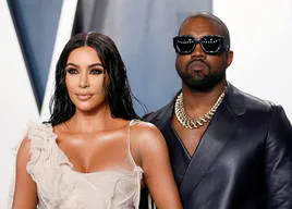 Kanye West y su exmujer, Kim Kadashian, en la fiesta de los Oscar de Vanity Fair en 2020.