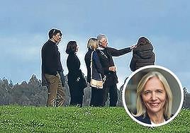 Etxanobe, Westermann y Vidarte (los tres a la derecha de la imagen) el pasado sábado en Urdaibai. En detalle, MariëtWestermann.