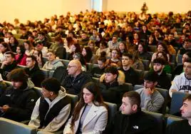 Más de 300 alumnos se han reunido este miércoles en Bilbao para conocer en detalle cómo será su experiencia en el extranjero.