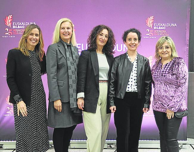 Nerea Baldor, María Luisa Morales, Nieves Sainz, Ane Arana y Begoña Fernández.