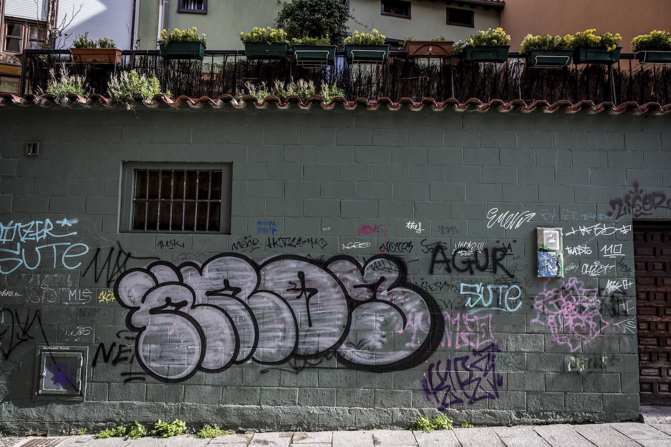 Grafitis en el Casco Viejo de Vitoria