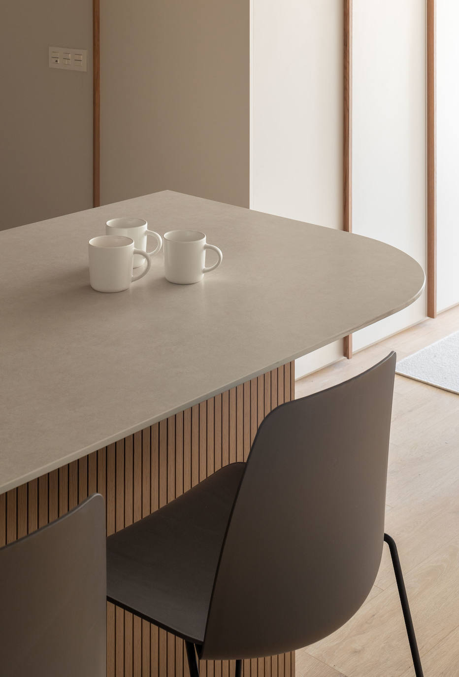 El piso de una pareja joven y su hijo en Mungia ideado para vivir en calma