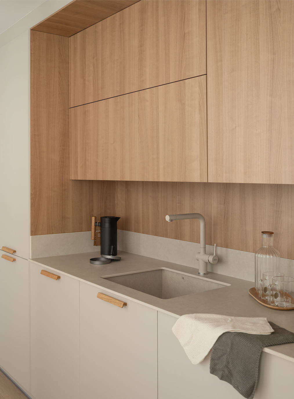 El piso de una pareja joven y su hijo en Mungia ideado para vivir en calma