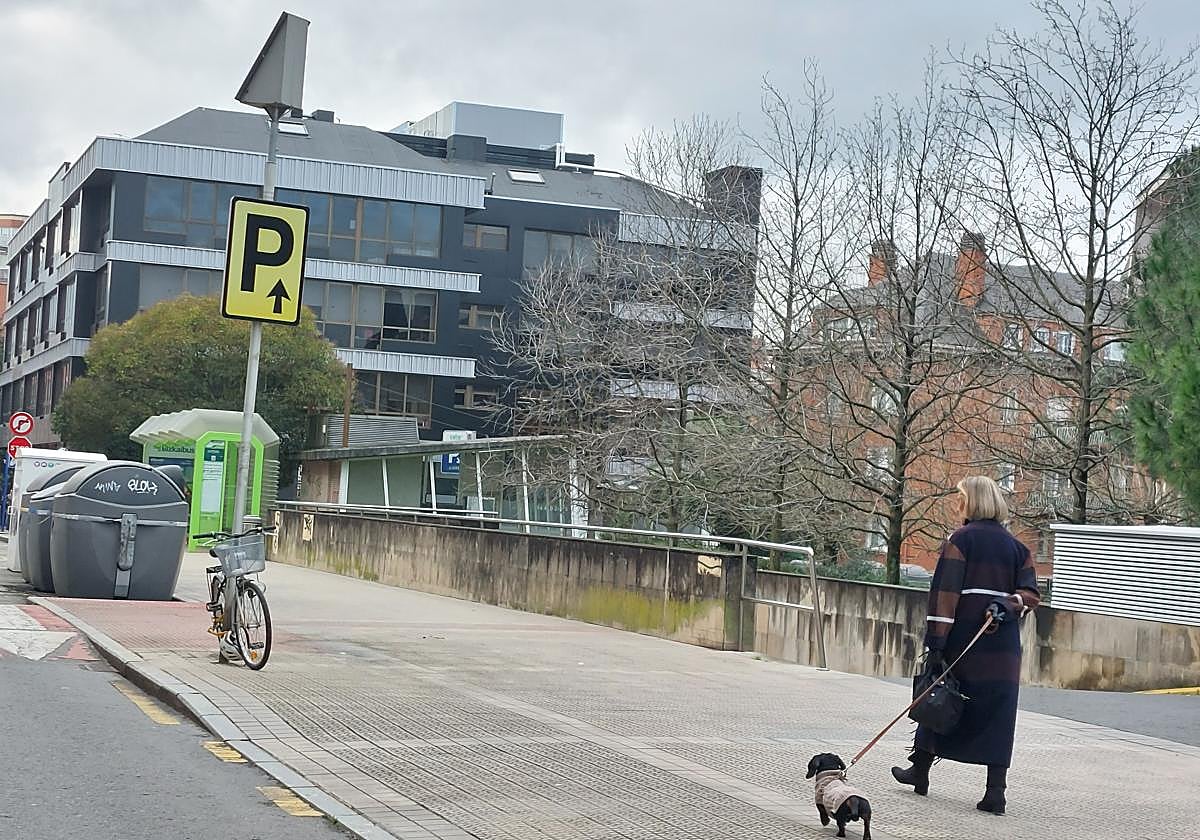 El aparcamiento de Las Mercedes dispone de 180 parcelas vacías.