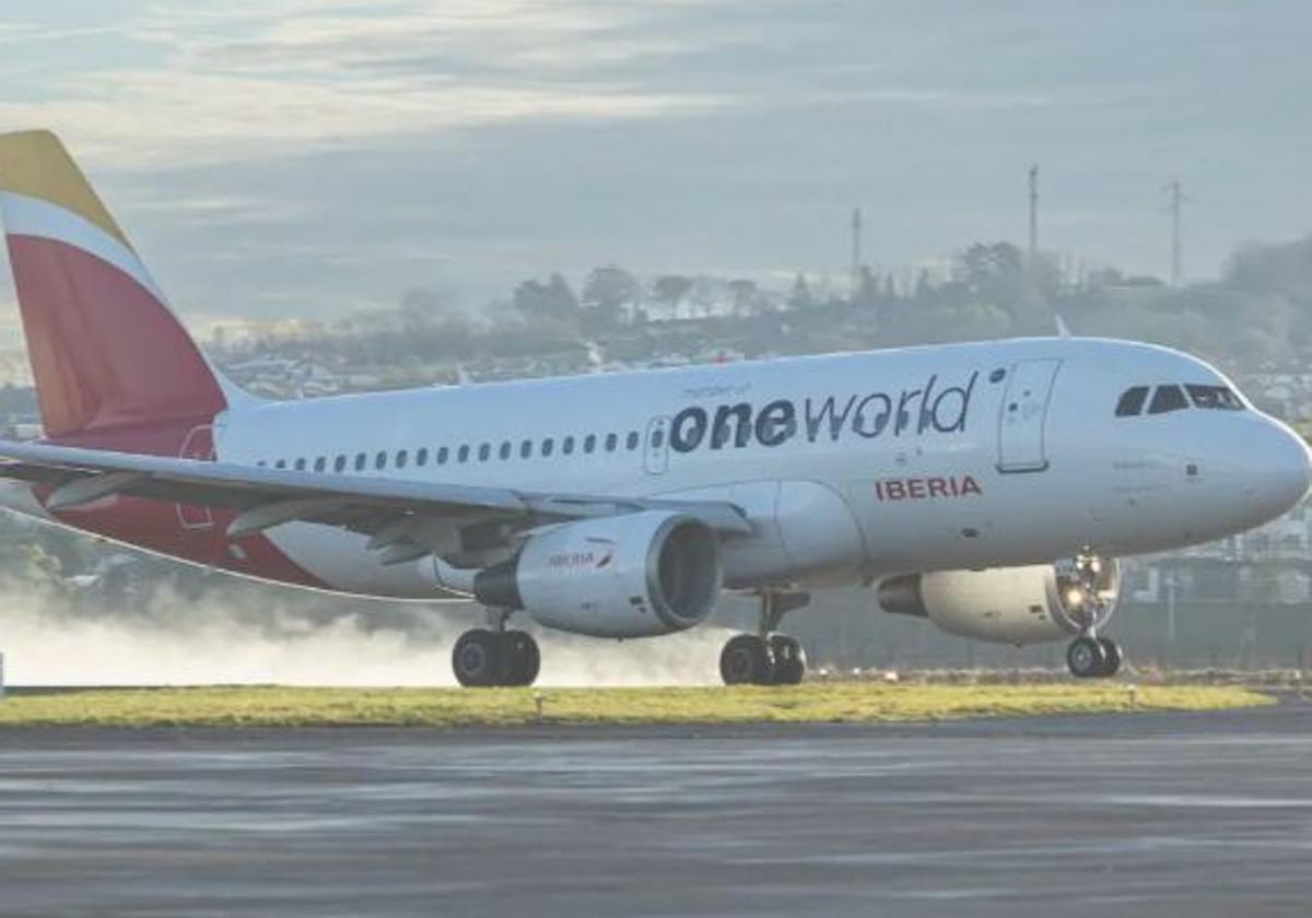 n vuelo de Iberia procedente de Madrid toma tierra en el aeropuerto de Hondarribia.