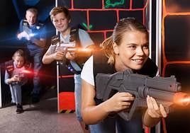 Fiesta nocturna en la piscina, láser tag, tatuaje... Este es el programa de Gauekoak