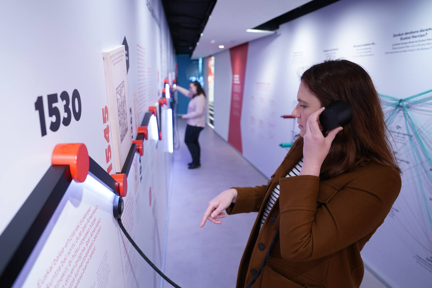 Euskararen Interpretazio Zentroa, irudietan