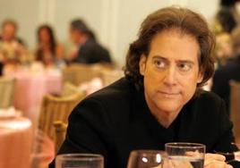 El cómico Richard Lewis.