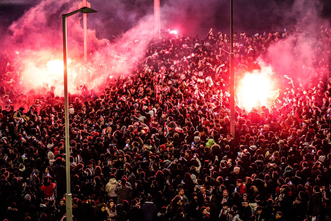 Las mejores fotos del recibimiento al Athletic en San Mamés