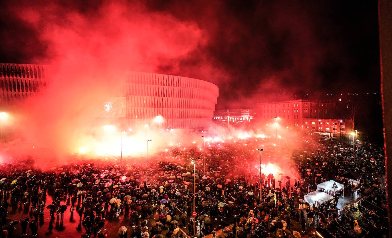 Las mejores fotos del recibimiento al Athletic en San Mamés