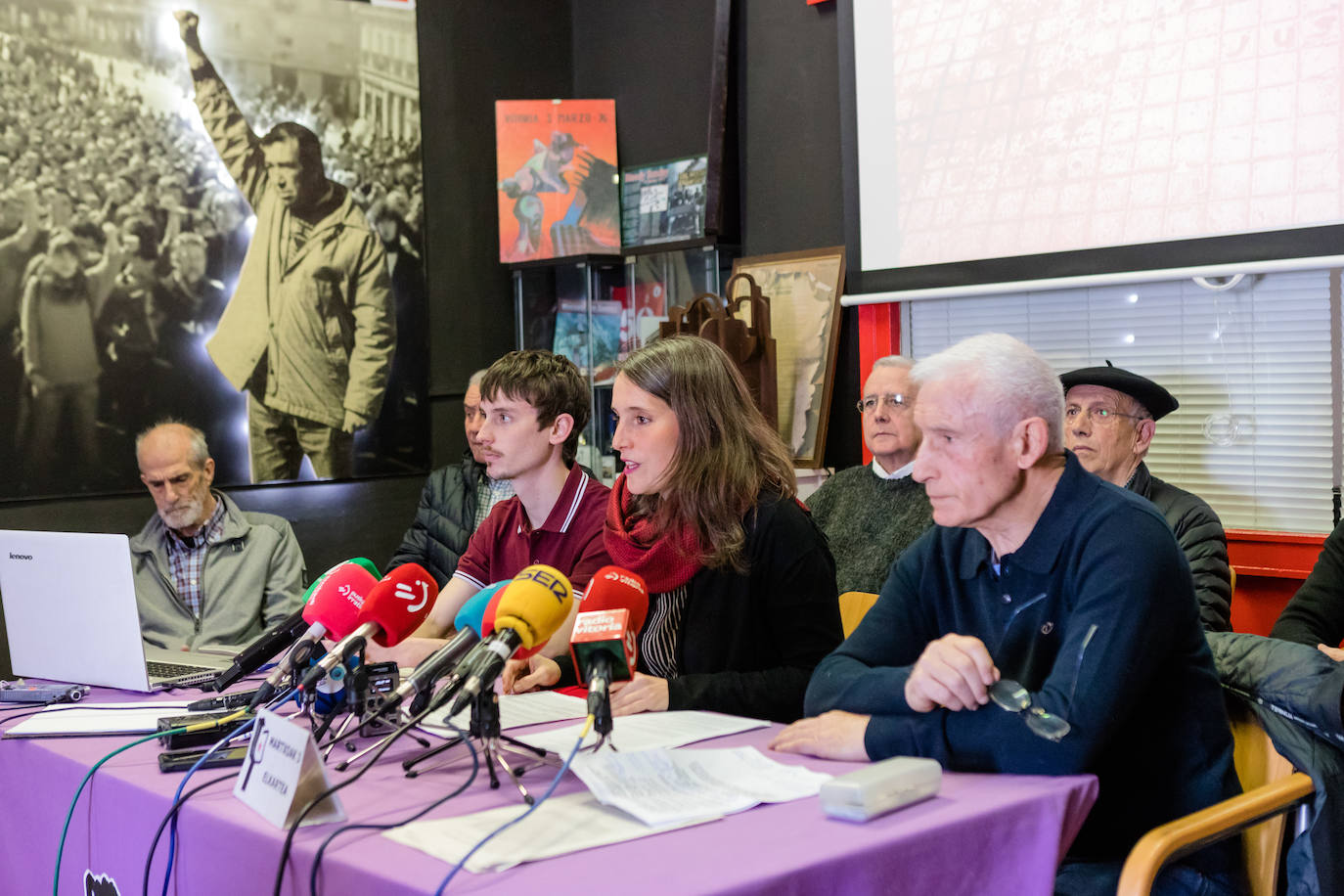 Los portavoces de las asociaciones de víctimas, en la rueda de prensa de este jueves.