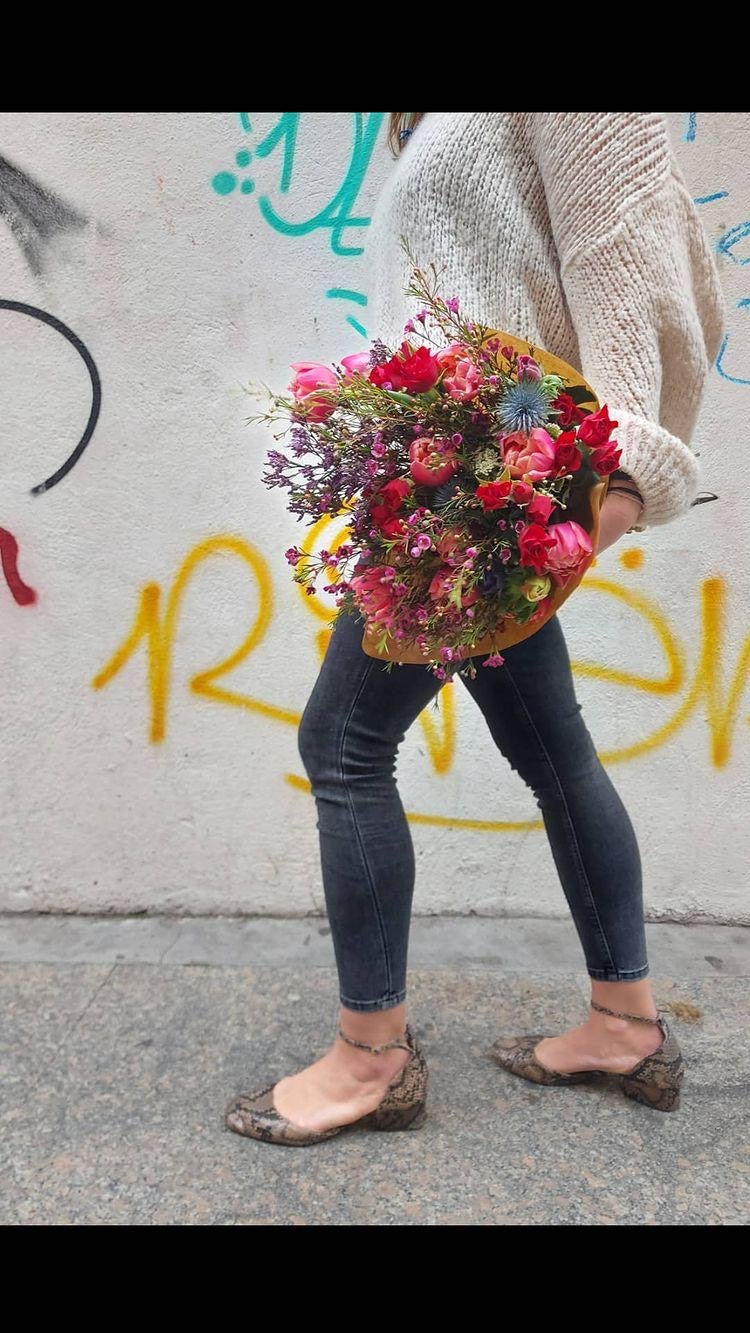 «Ponme un Marsi»: La florista de Eibar que triunfa con sus ramos diferentes