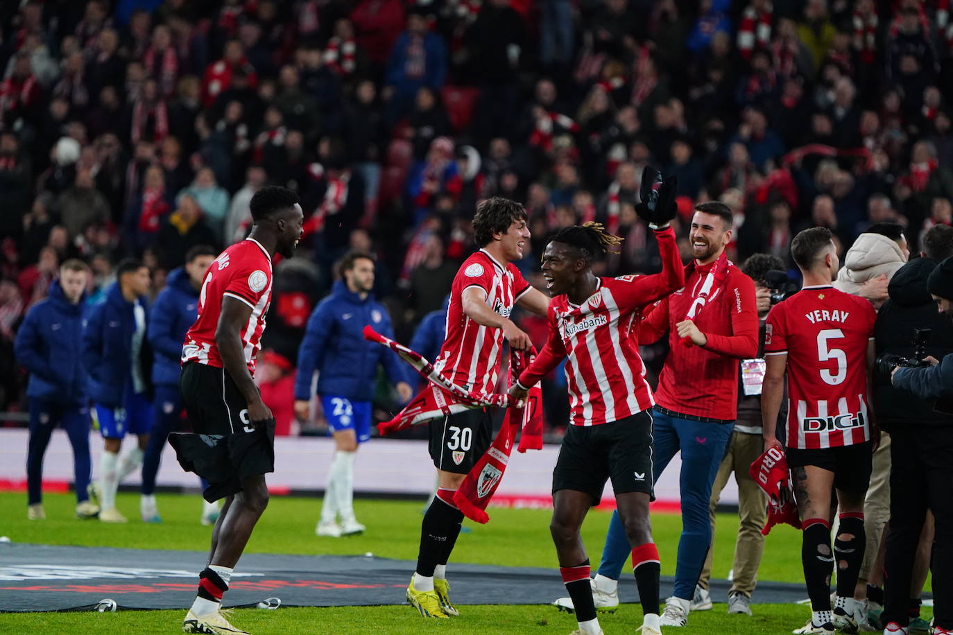 La fiesta de los jugadores del Athletic en San Mamés