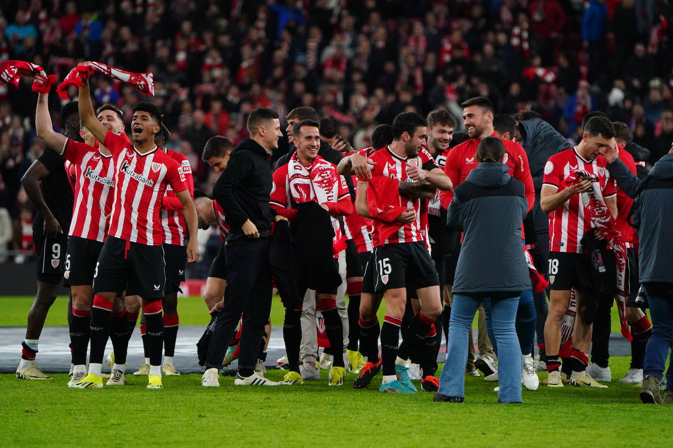 La fiesta de los jugadores del Athletic en San Mamés