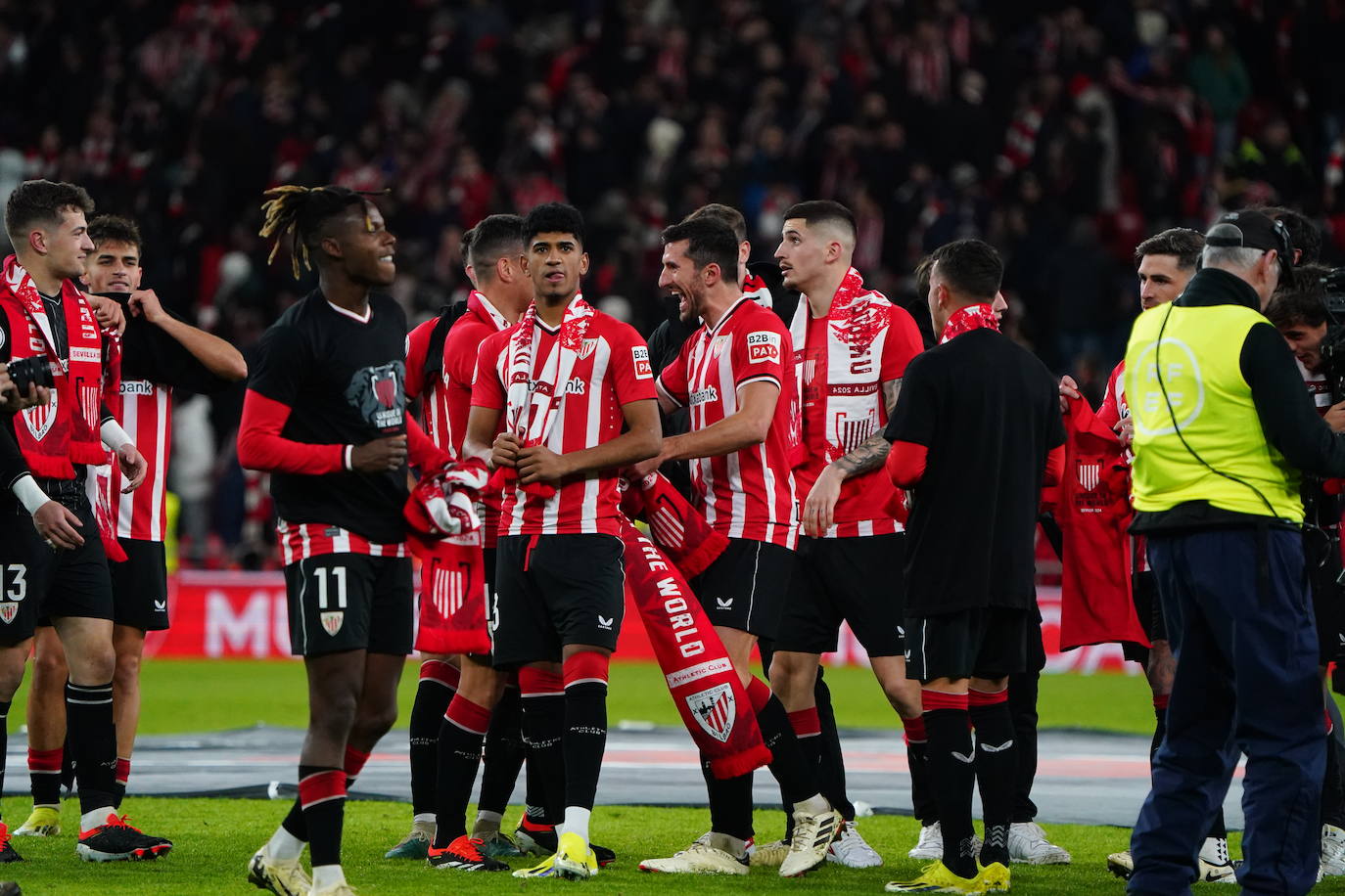 La fiesta de los jugadores del Athletic en San Mamés