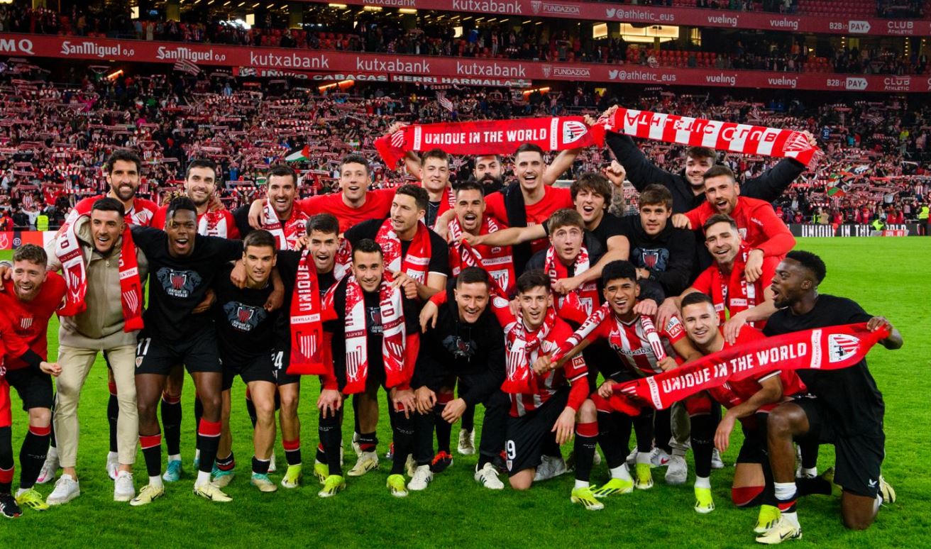 La fiesta de los jugadores del Athletic en San Mamés