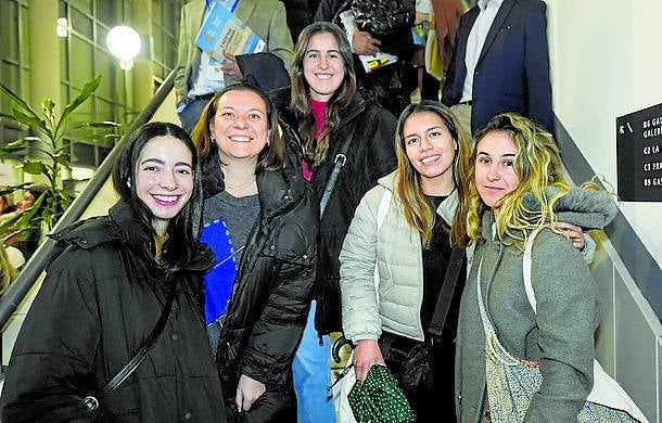 Aroa Velasco, Laura Soriano, Sara Díaz, Daniela Proaño y Maialen Artola.