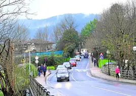 La parada del metro que se construirá en el Hospital de Galdakao contará con un cañón de salida en el camino Laminarrieta, junto al río Ibaizabal, puerta de entrada a Usansolo.