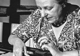 Lotte Reininger, trabajando en 'El caballo mágico'.