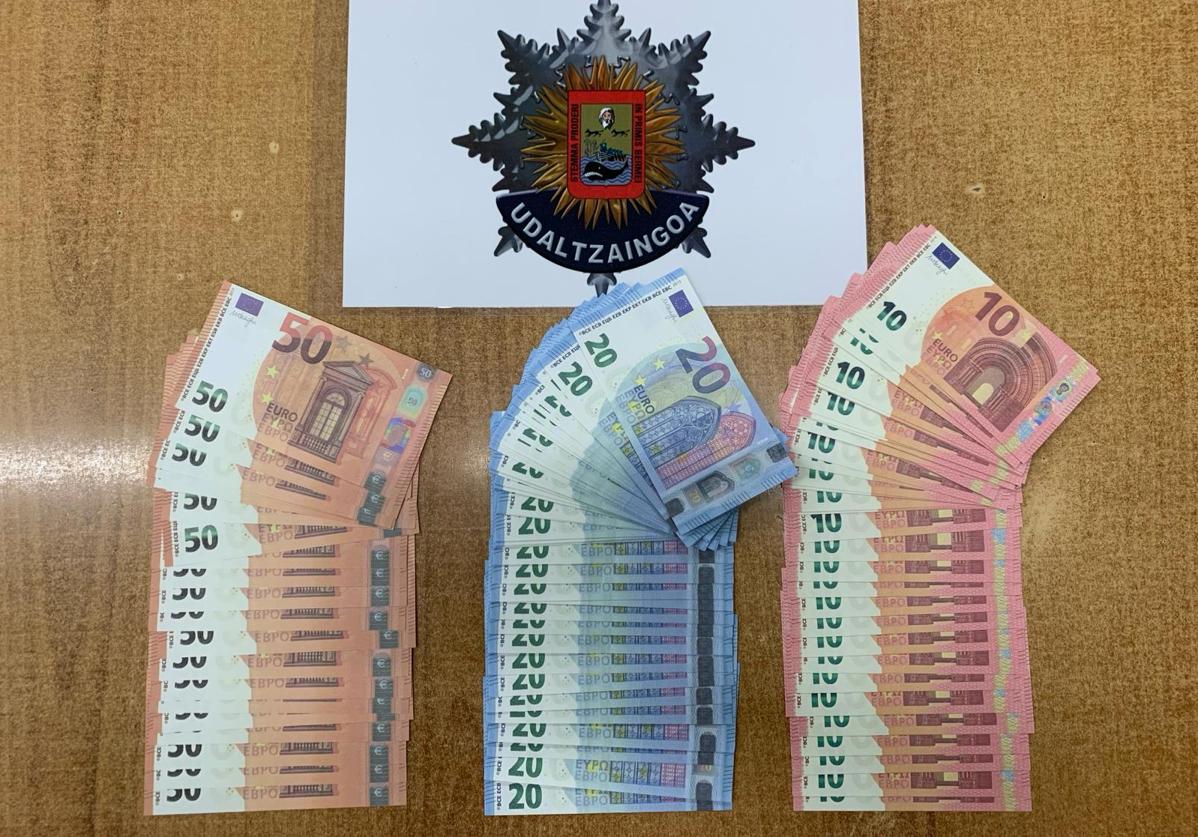 Identifican a cuatro personas como los presuntos estafadores de los billetes falsos en Bermeo