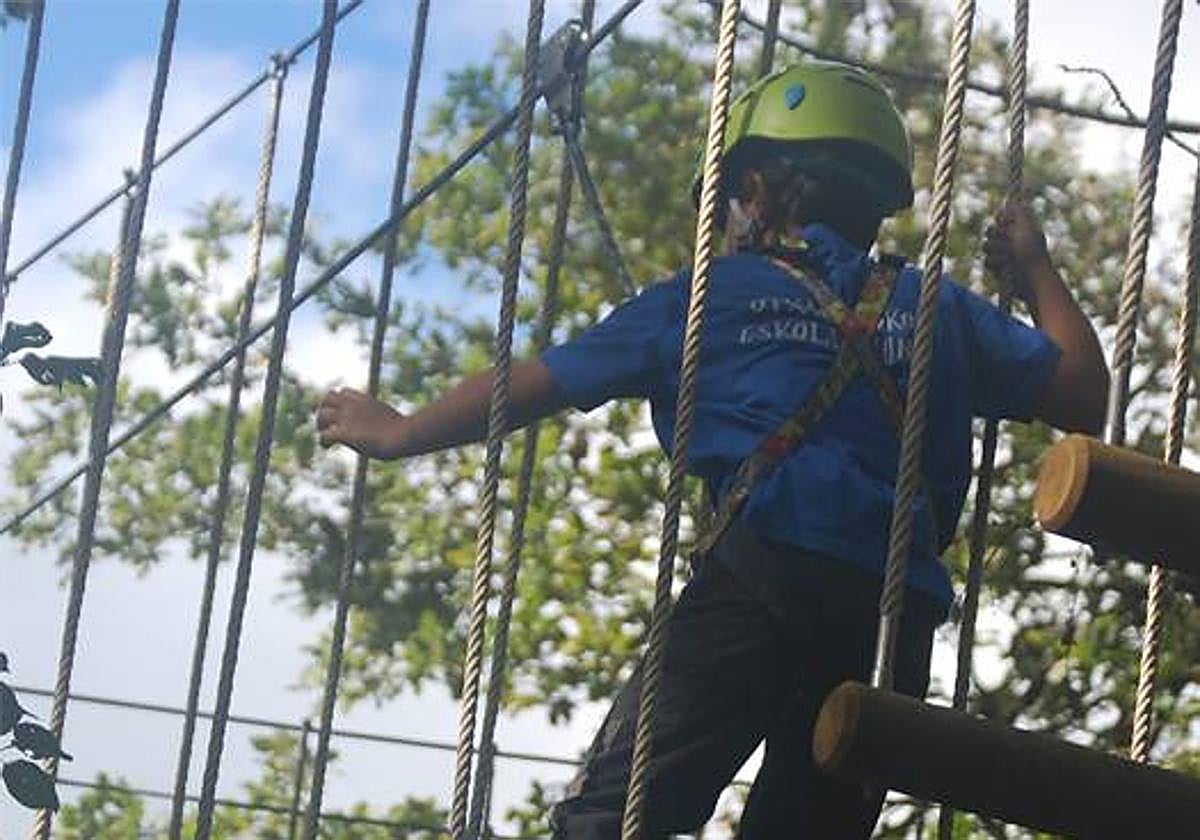 El viaje al parque de aventuras será el 15 de junio.