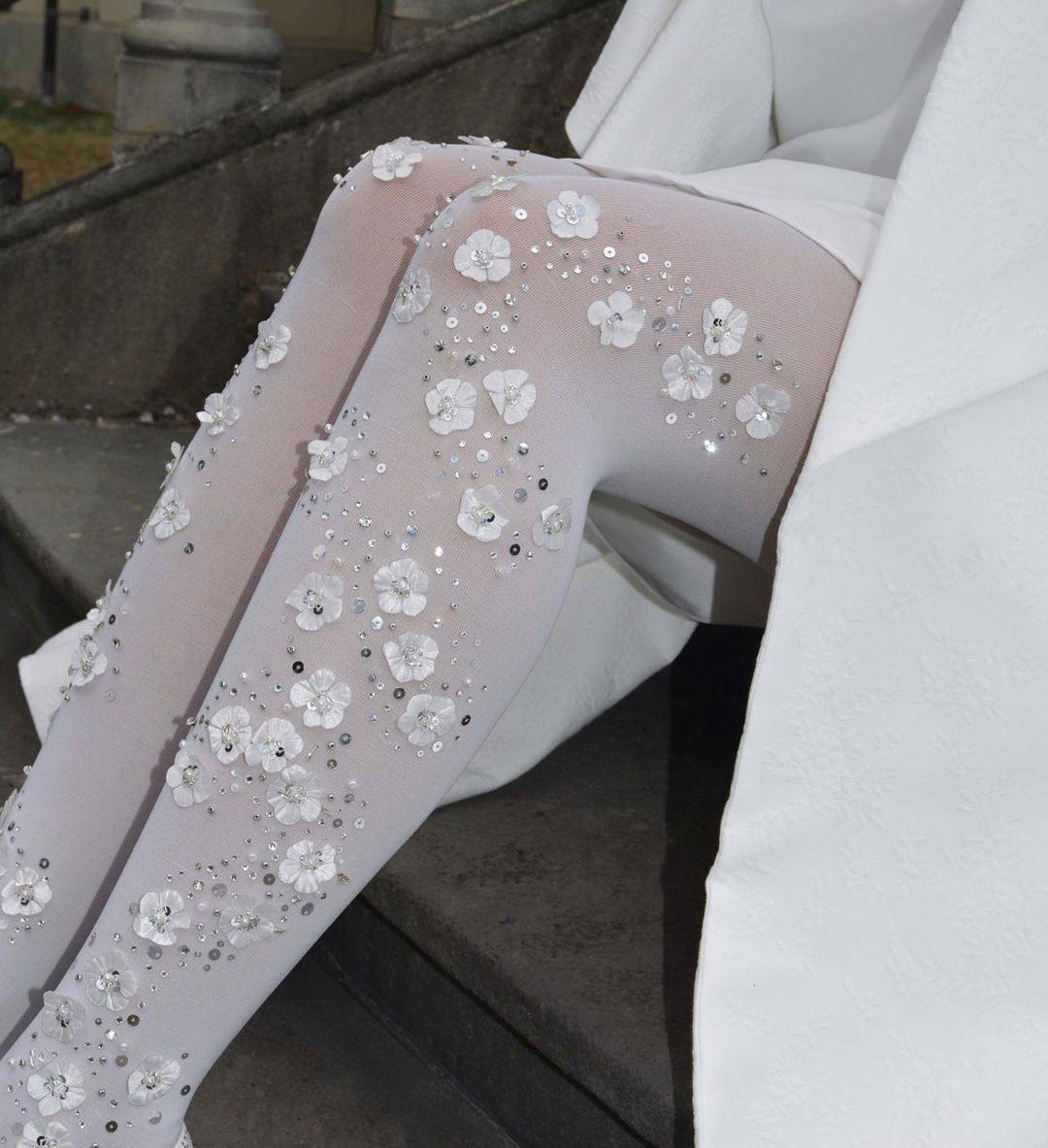 La joven vitoriana que diseña delicados vestidos y capas para la alfombra roja