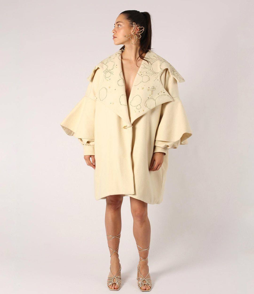 La joven vitoriana que diseña delicados vestidos y capas para la alfombra roja