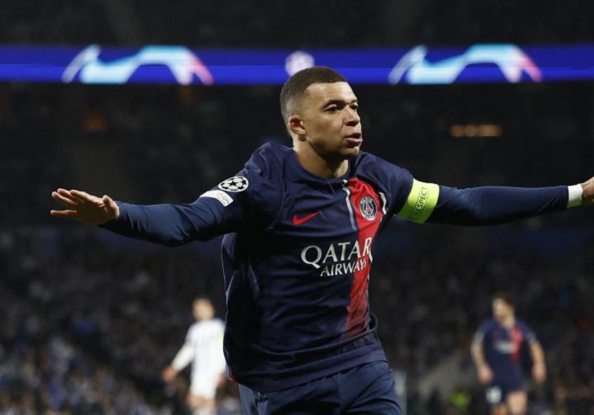 La red de una portería de Anoeta se rompe tras un gol de Mbappé