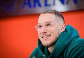 Sedekerskis, durante su comparecencia ante los medios en el Buesa Arena.
