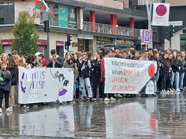 Concentración de estudiantes del municipio reclamando la desaparición de la violencia de género.