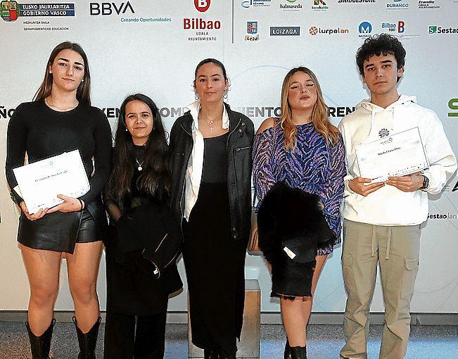 Alejandra Bilbao, Raquel Gómez, Izaro Orrantia, Nekane Bascones y Markel Laso. 