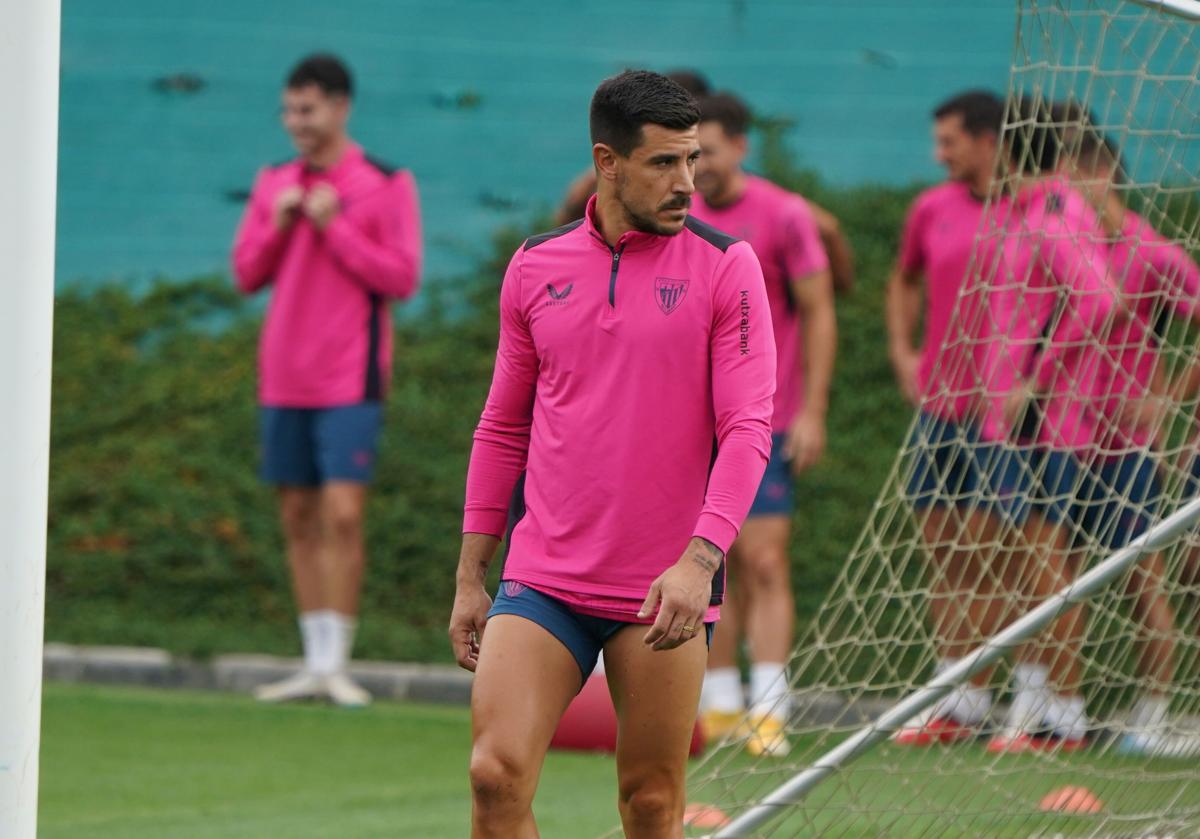 Yuri Berchiche vuelve a entrenar con el grupo