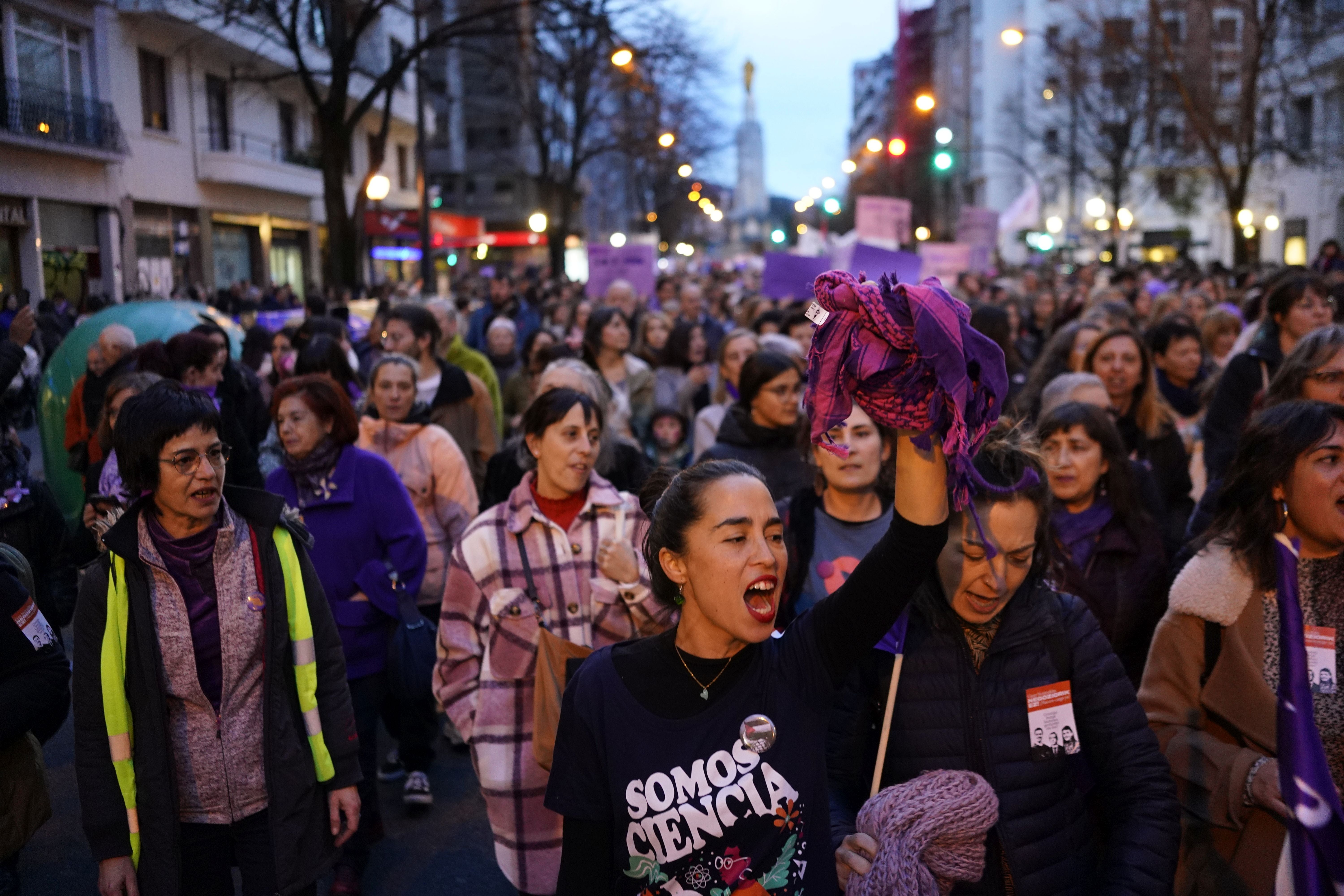 Miles de mujeres avanzan juntas en Bilbao contra la violencia sexual, la discriminación...