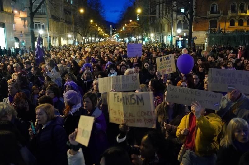 Miles de mujeres avanzan juntas en Bilbao contra la violencia sexual, la discriminación...