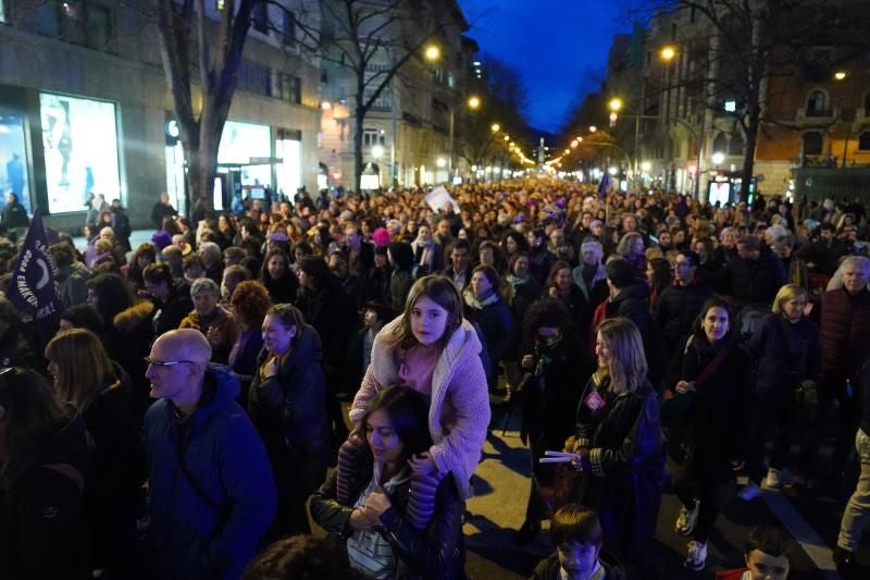 Miles de mujeres avanzan juntas en Bilbao contra la violencia sexual, la discriminación...