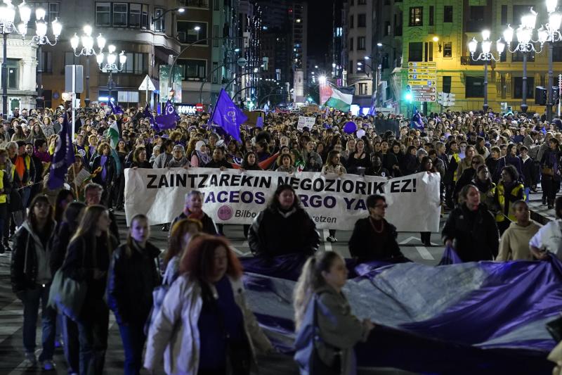 Miles de mujeres avanzan juntas en Bilbao contra la violencia sexual, la discriminación...