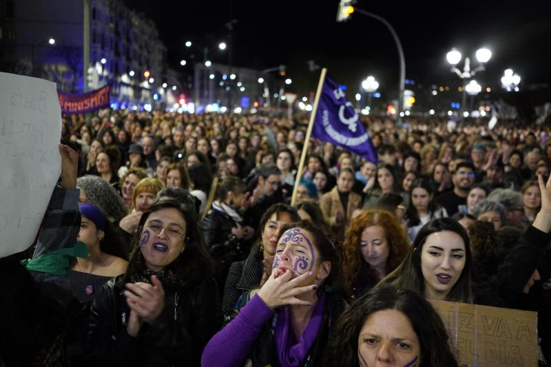 Miles de mujeres avanzan juntas en Bilbao contra la violencia sexual, la discriminación...