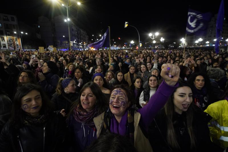 Miles de mujeres avanzan juntas en Bilbao contra la violencia sexual, la discriminación...