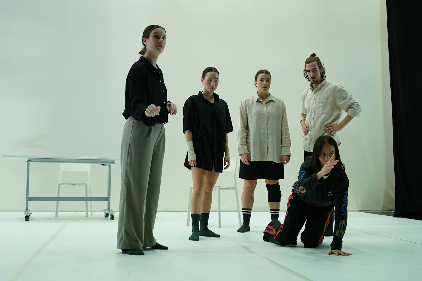 Los alumnos de Dantzerti abordan en Azkuna Zentroa el 'Show' de las redes sociales