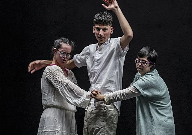 Un momento del montaje de la compañía Arai.