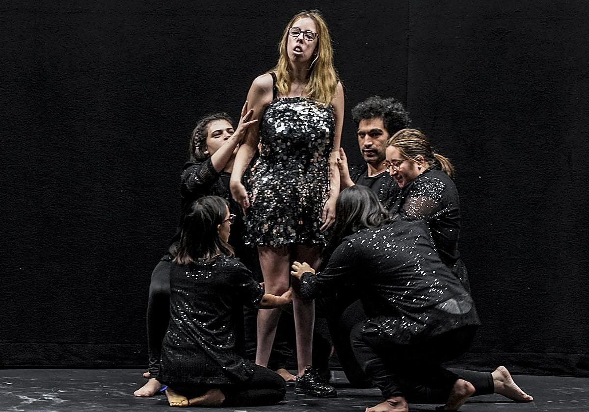 Un momento del espectáculo de danza ideado por Arai.