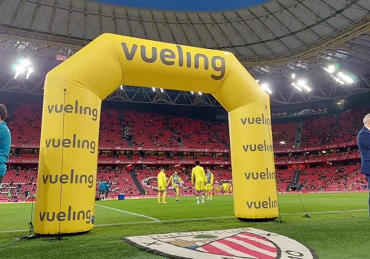 Vueling sortea dos entradas para la final de Copa y reforzará sus vuelos desde Bilbao