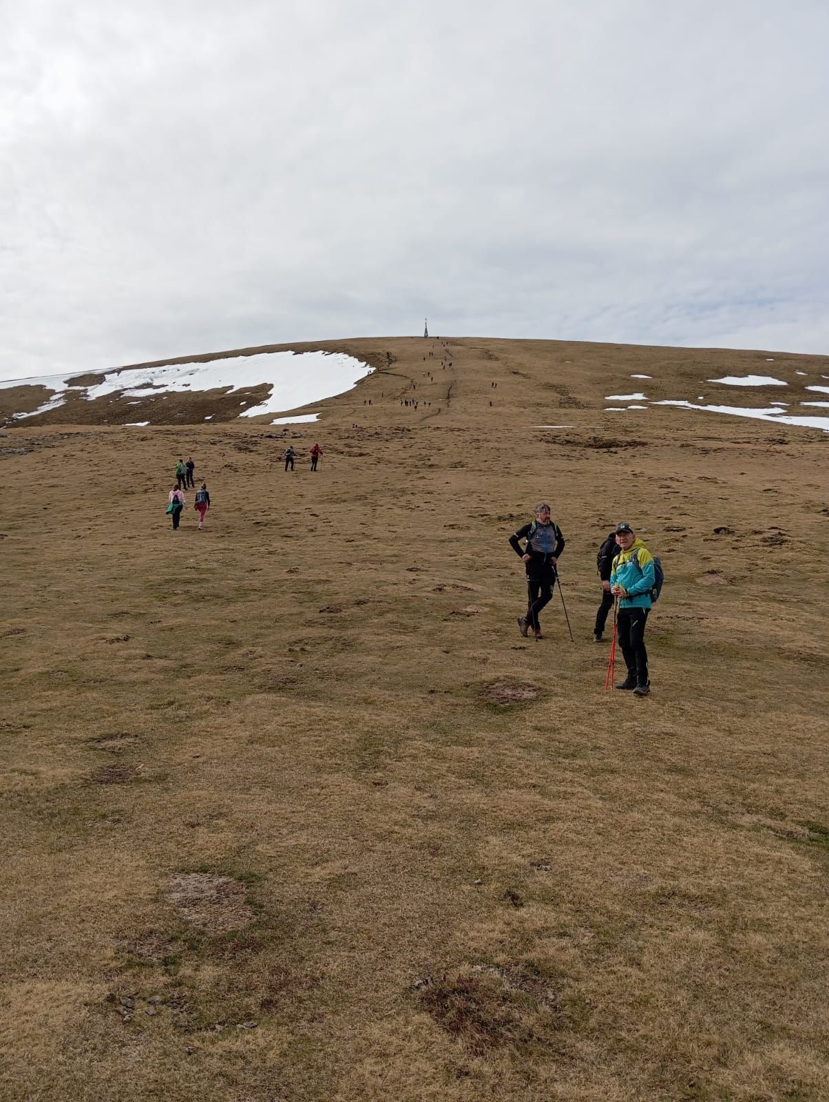 El goteo de mendizales hacia la cumbre ha sido constante.